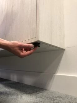 Knock Off Gel Lokaasstation Met Plaksticker