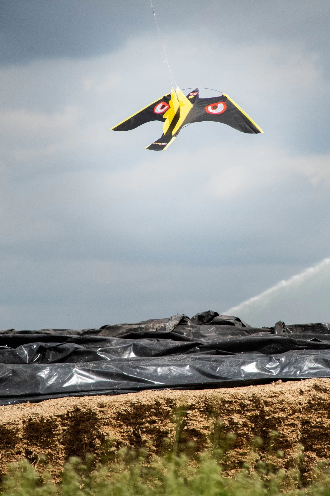 Knock Off Vogel Verschrikker Vlieger Complete Set 7 Meter 5 Knock Off Vogel Verschrikker Vlieger Complete Set 7 Meter - Image 3