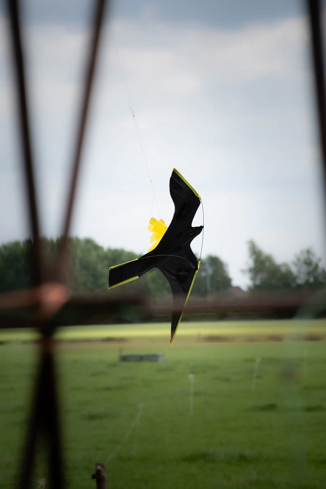 Knock Off Vogel Verschrikker Vlieger Complete Set 7 Meter 4 Knock Off Vogel Verschrikker Vlieger Complete Set 7 Meter - Image 2