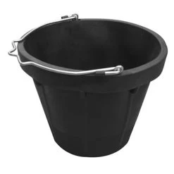 Master Rancher 8 Qt. Heavy Duty Rubber Bucket